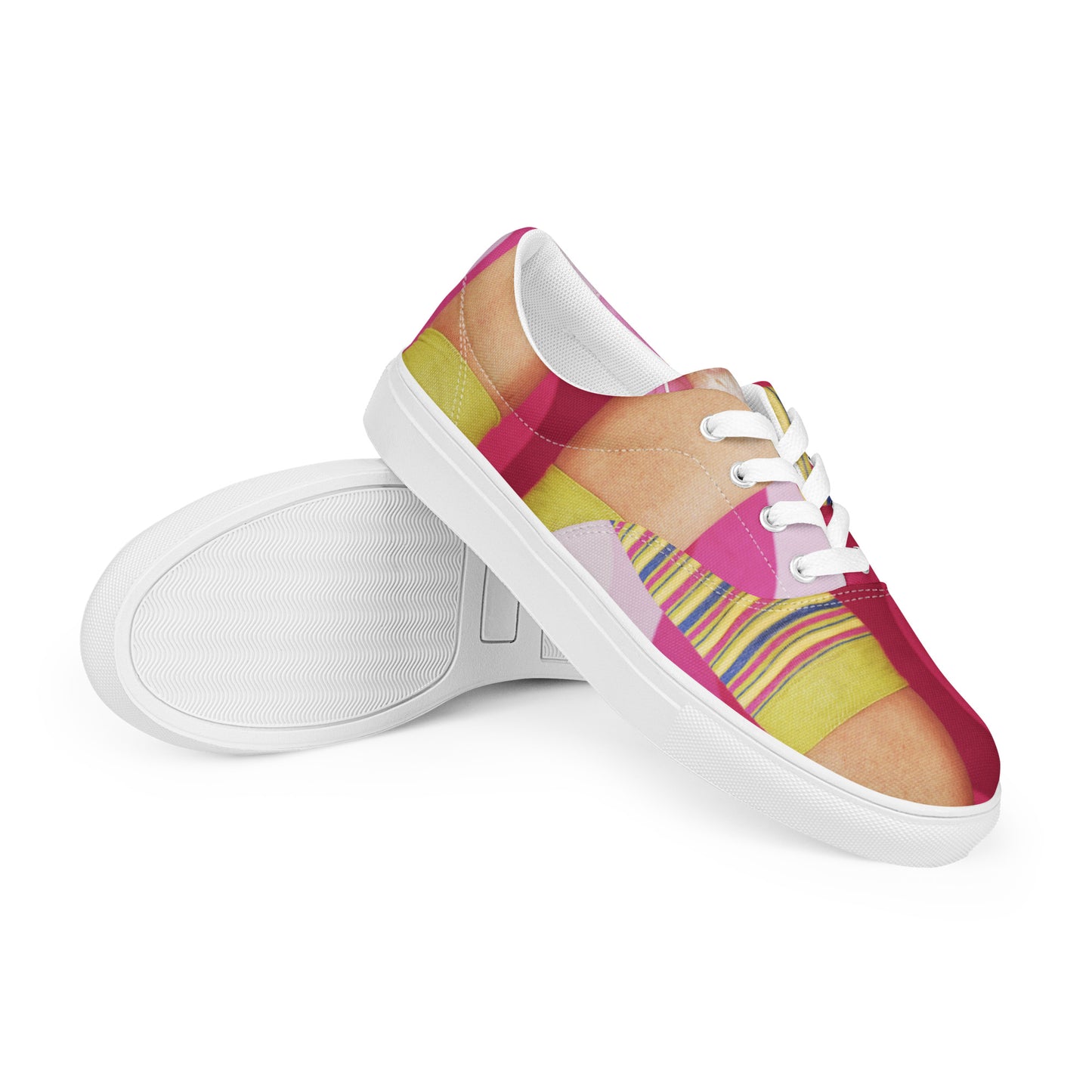 Women’s lace-up canvas shoes